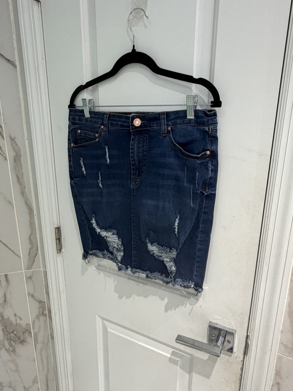 Charlotte Russe Refuge Womens Distressed Stretch Dark Denim Mini Skirt, Size M